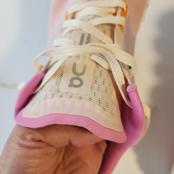 ON Cloud 6 Push SneakerTangerine & Raspberry, Women Size 11 - Picture 13 of 16